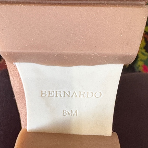 Bernardo Tan and Cream leather suede sheepskin Lace Up Boots 8.5 nwot - Picture 5 of 11